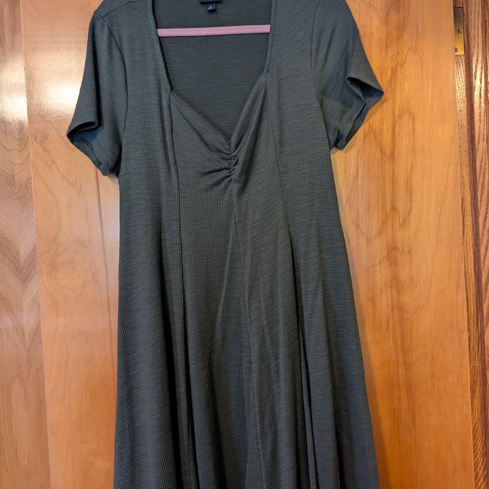 Green Short Sleeve Dress